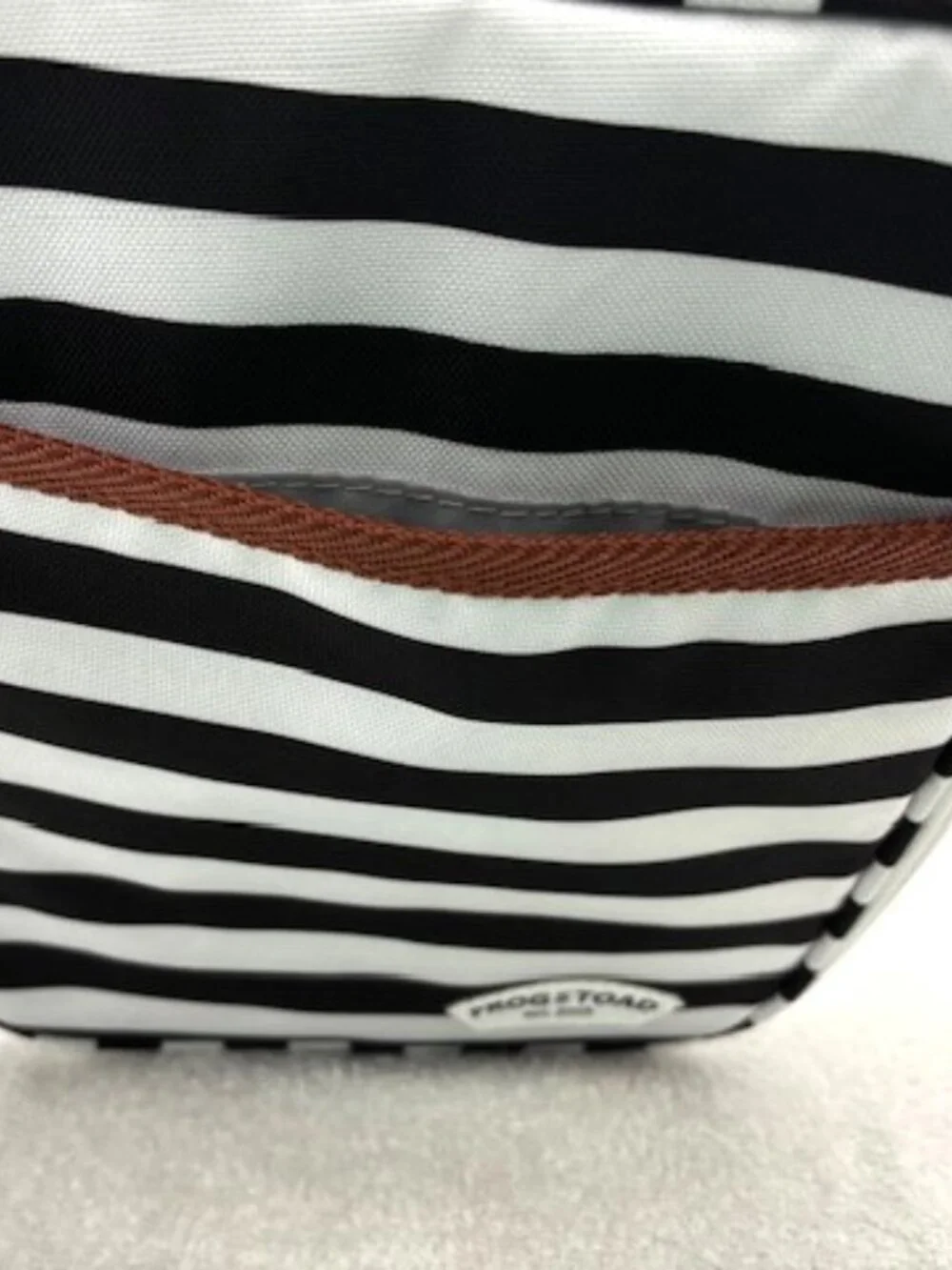 Frog & Toad by Fit & Fresh insulated black and white striped lunch bag NWT
